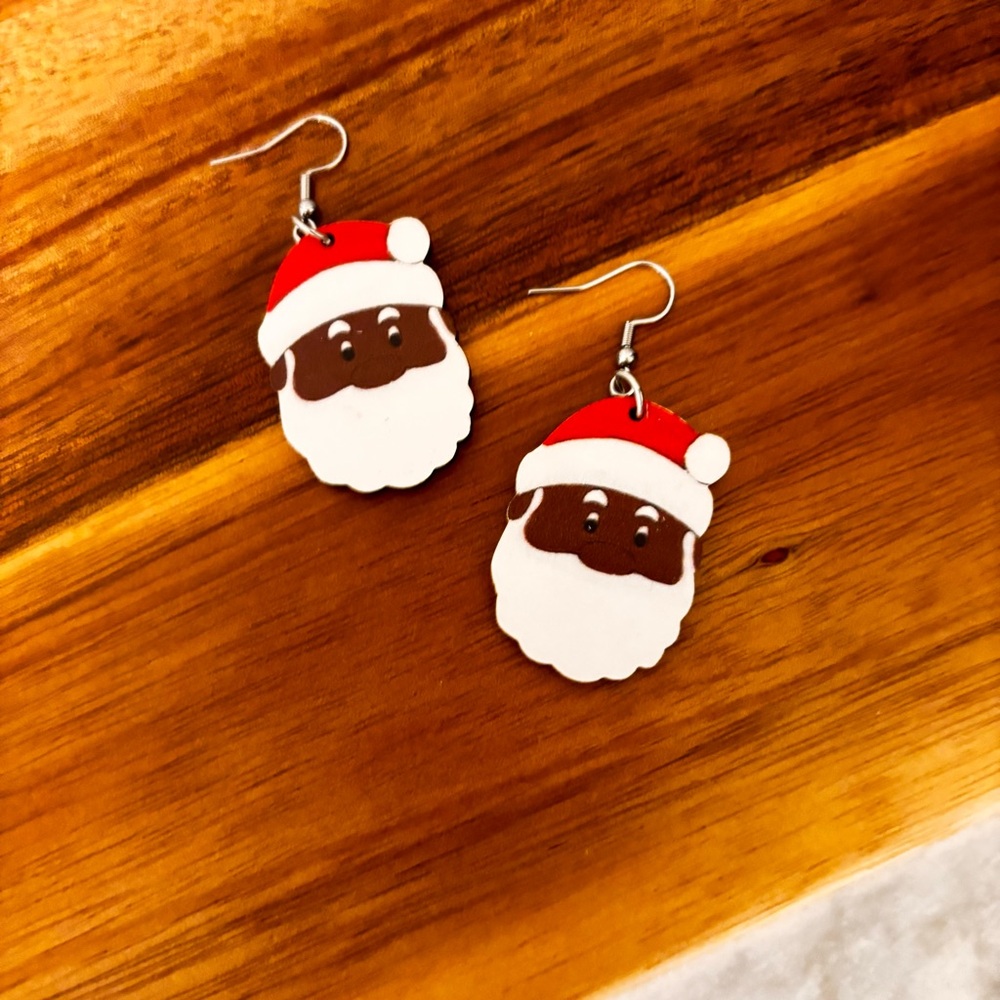 NWT Santa Earrings Wooden Face is on both sides Lightweight